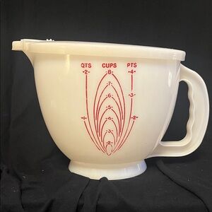Vintage Tupperware Mix-N-Stor Bowl with Red Measurements and original lid